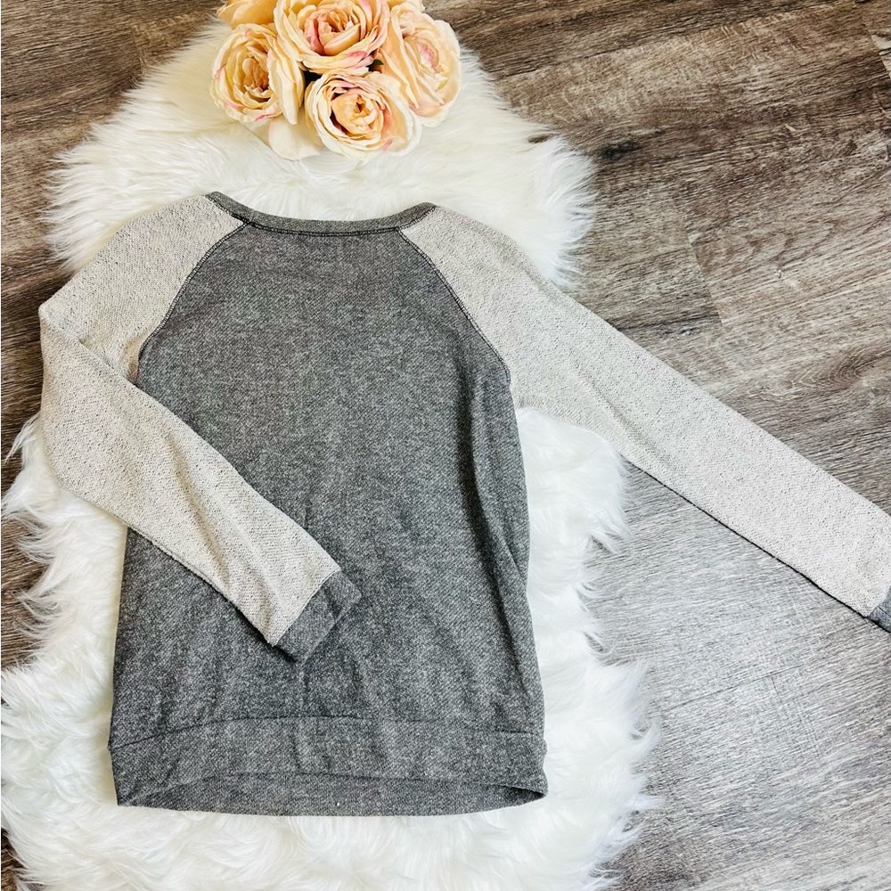 Patterned Gray And Orange Sweater - image 5